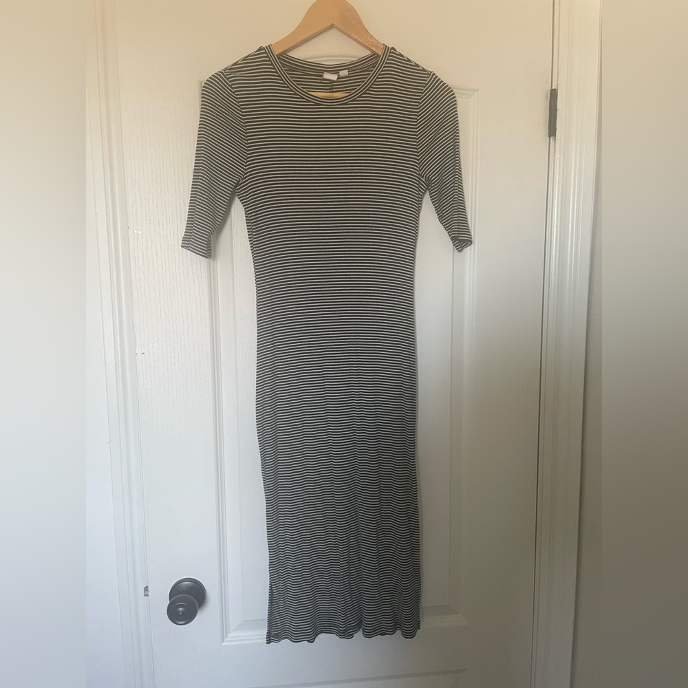 GAP Gray Ribbed Sheath Dress 3/4 Sleeve Casual